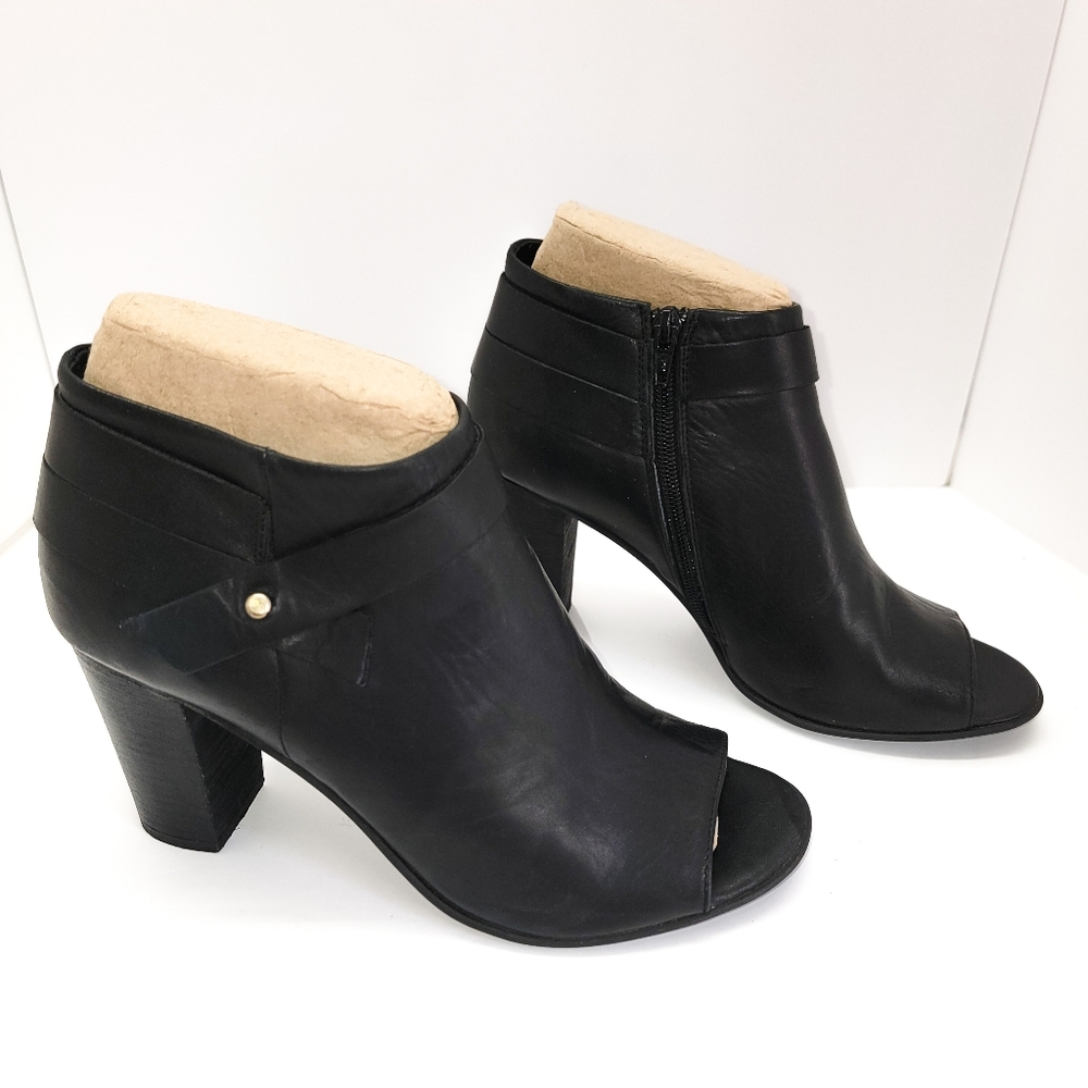Steve Madden Black Leather Womens Sz.10 Peep Toe Side Zipper Chunky Heel Bootie